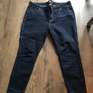 Old Navy Rockstar blue jeans, size 18w. Very good.